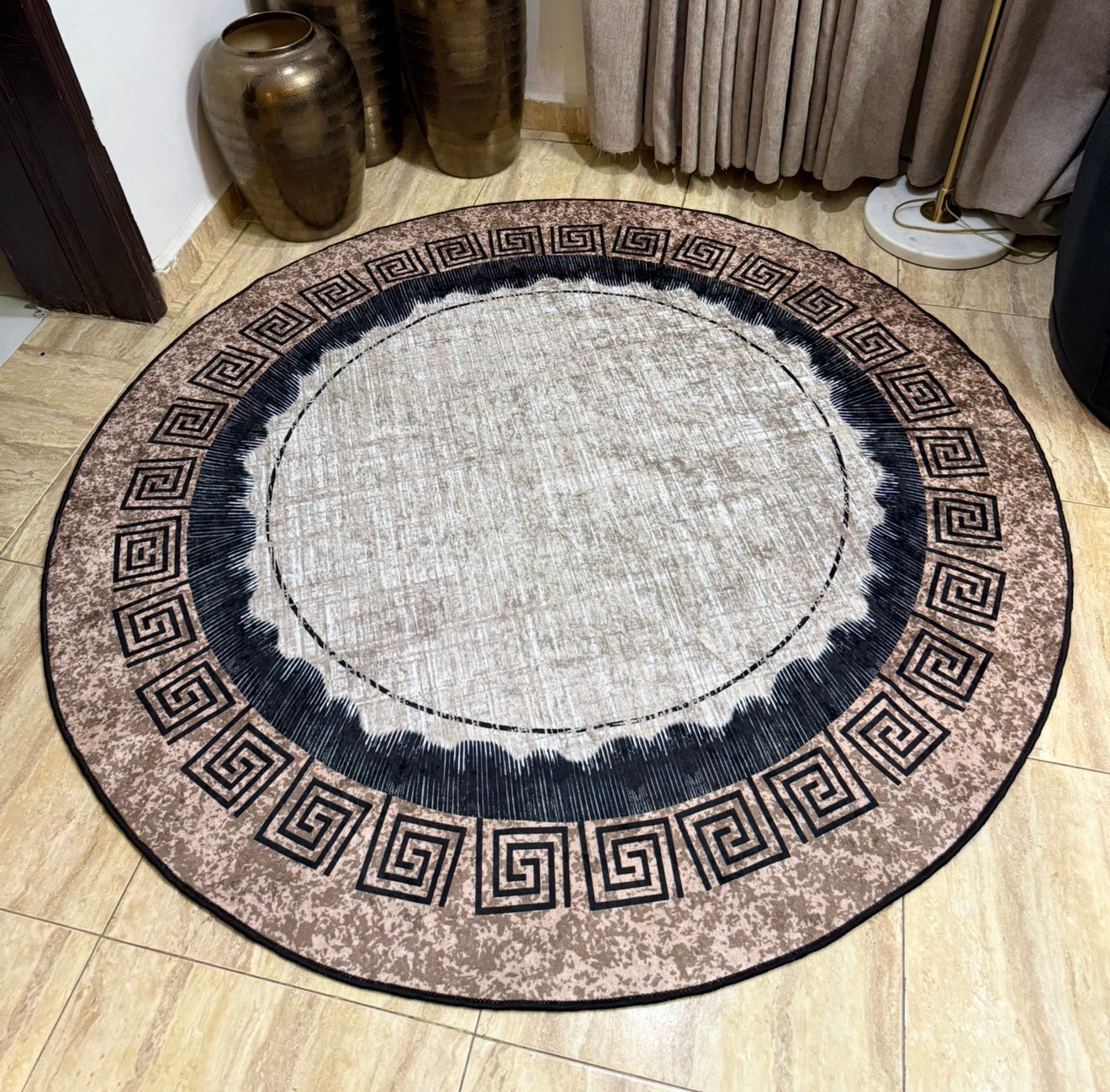 Regal Key Round Rug