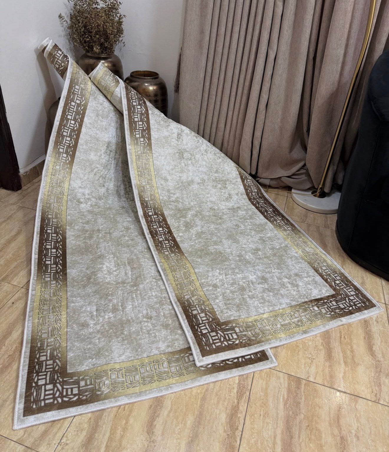 Gilded Frame Runner
