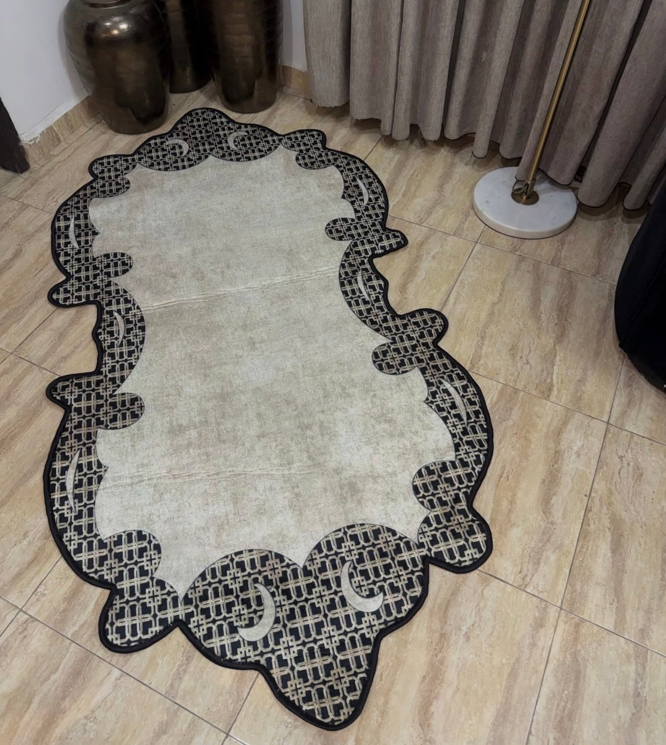 Regency Frame Rug